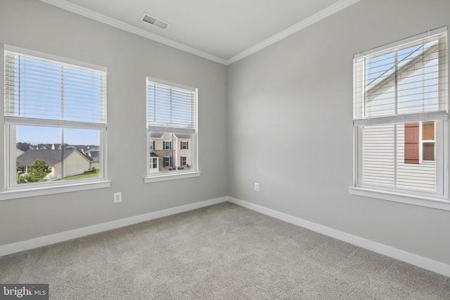 141 BURKWOOD TER, Lake Frederick, VA 22630