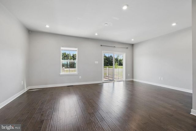 141 BURKWOOD TER, Lake Frederick, VA 22630