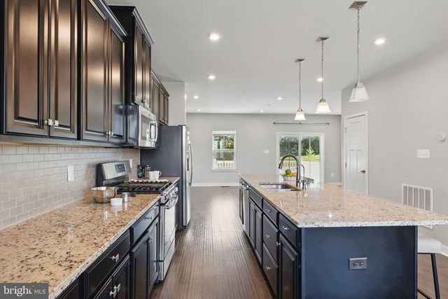 141 BURKWOOD TER, Lake Frederick, VA 22630