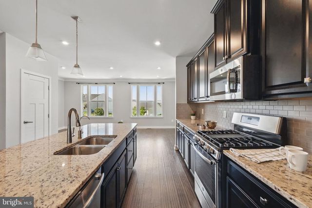 141 BURKWOOD TER, Lake Frederick, VA 22630