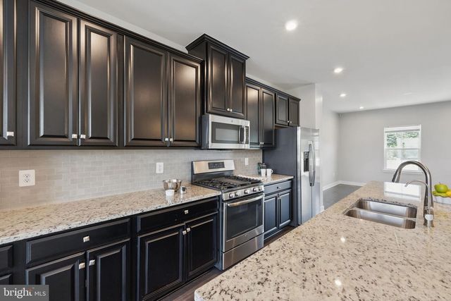 141 BURKWOOD TER, Lake Frederick, VA 22630