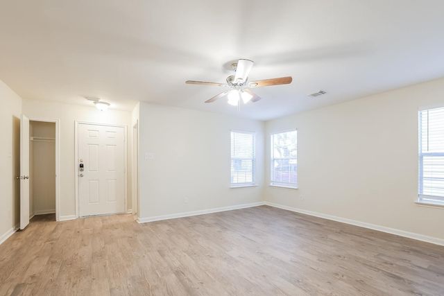 339 Remington Creek Drive, Houston, TX 77073