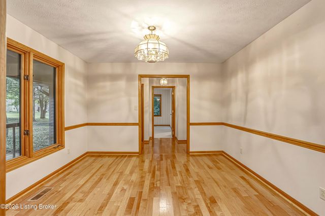 3000 Paddock Ln, La Grange, KY 40031