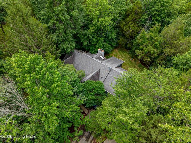 3000 Paddock Ln, La Grange, KY 40031