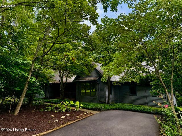 3000 Paddock Ln, La Grange, KY 40031