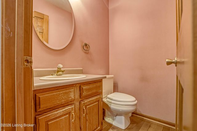 3000 Paddock Ln, La Grange, KY 40031