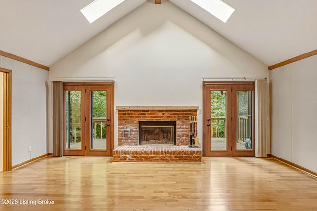 3000 Paddock Ln, La Grange, KY 40031