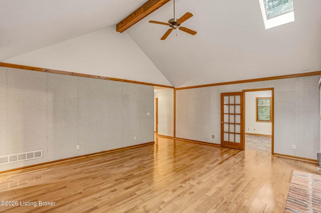 3000 Paddock Ln, La Grange, KY 40031