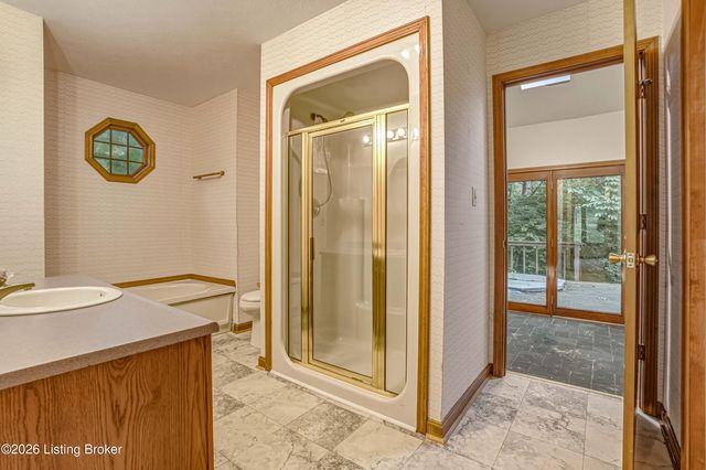 3000 Paddock Ln, La Grange, KY 40031