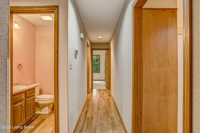 3000 Paddock Ln, La Grange, KY 40031