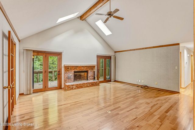 3000 Paddock Ln, La Grange, KY 40031