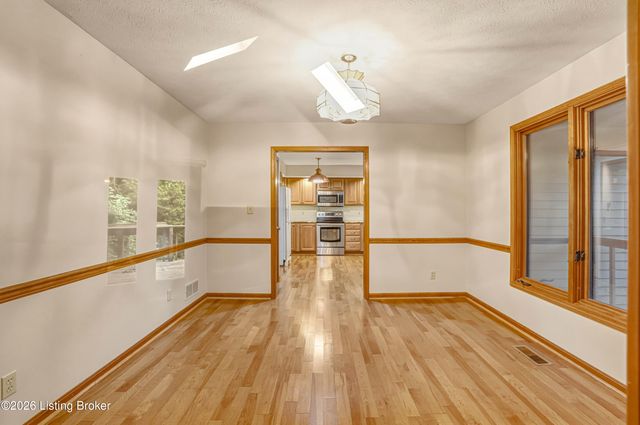 3000 Paddock Ln, La Grange, KY 40031