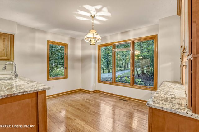 3000 Paddock Ln, La Grange, KY 40031