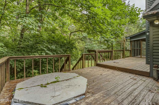 3000 Paddock Ln, La Grange, KY 40031