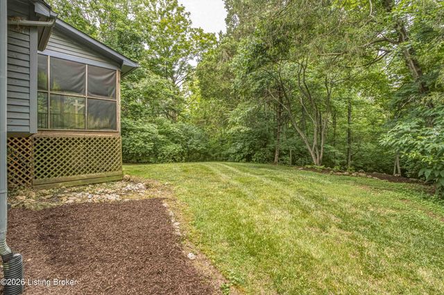 3000 Paddock Ln, La Grange, KY 40031