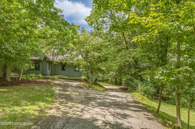 3000 Paddock Ln, La Grange, KY 40031