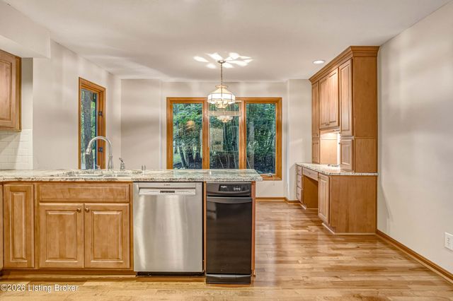 3000 Paddock Ln, La Grange, KY 40031