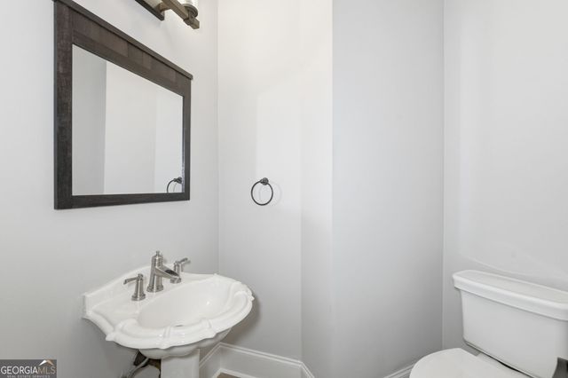 426 Clubview Drive, Woodstock, GA 30189