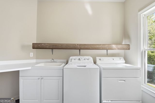 426 Clubview Drive, Woodstock, GA 30189