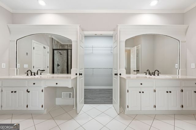 426 Clubview Drive, Woodstock, GA 30189