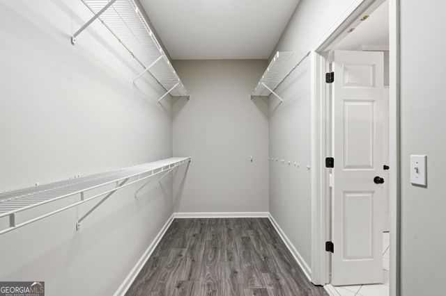 426 Clubview Drive, Woodstock, GA 30189