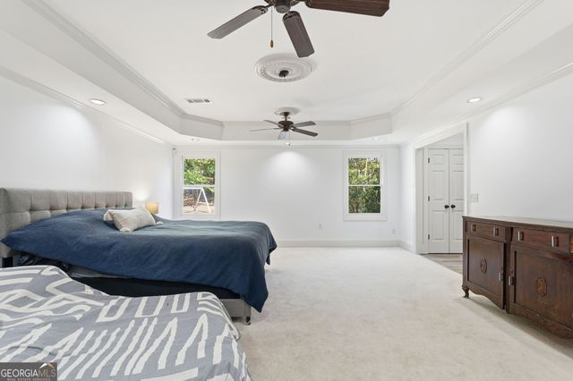 426 Clubview Drive, Woodstock, GA 30189