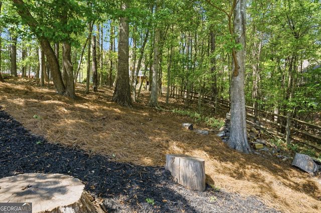 426 Clubview Drive, Woodstock, GA 30189