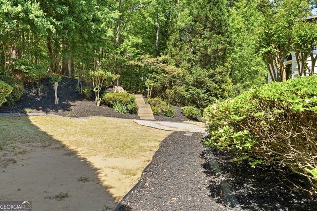 426 Clubview Drive, Woodstock, GA 30189