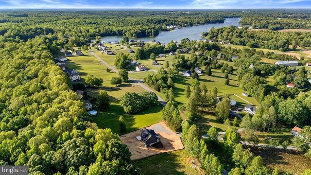 201 SECLUSION SHORES DR, Mineral, VA 23117