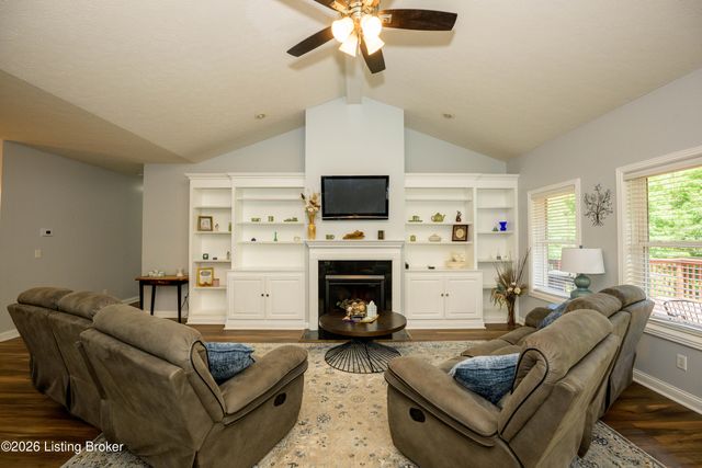 330 Stonebriar Dr, Elizabethtown, KY 42701