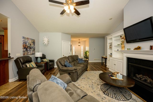 330 Stonebriar Dr, Elizabethtown, KY 42701
