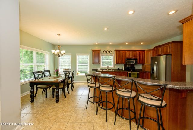 330 Stonebriar Dr, Elizabethtown, KY 42701