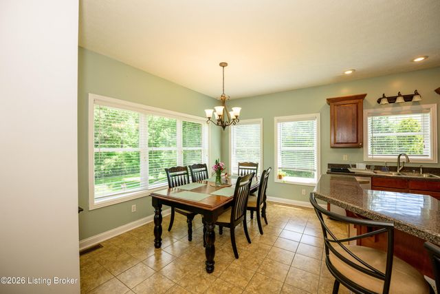 330 Stonebriar Dr, Elizabethtown, KY 42701