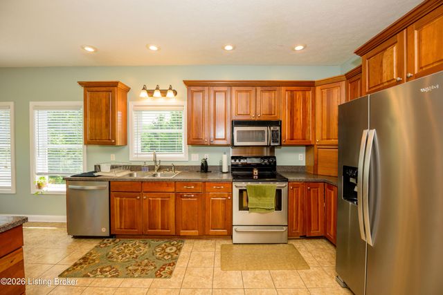 330 Stonebriar Dr, Elizabethtown, KY 42701