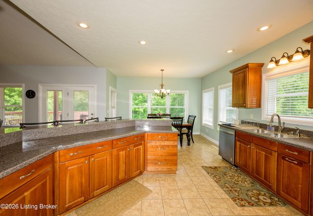 330 Stonebriar Dr, Elizabethtown, KY 42701