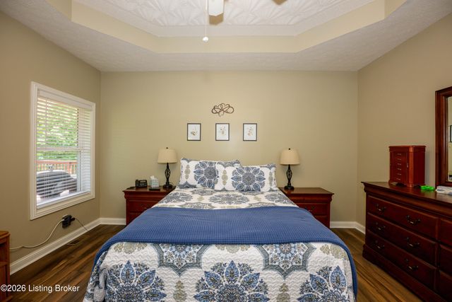 330 Stonebriar Dr, Elizabethtown, KY 42701