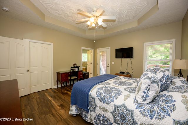 330 Stonebriar Dr, Elizabethtown, KY 42701