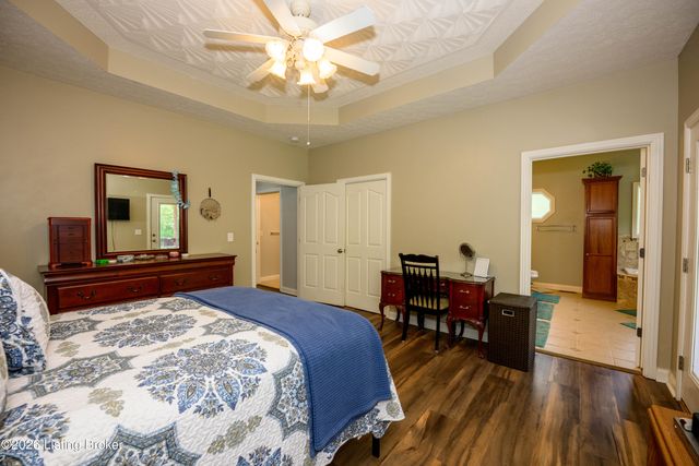 330 Stonebriar Dr, Elizabethtown, KY 42701