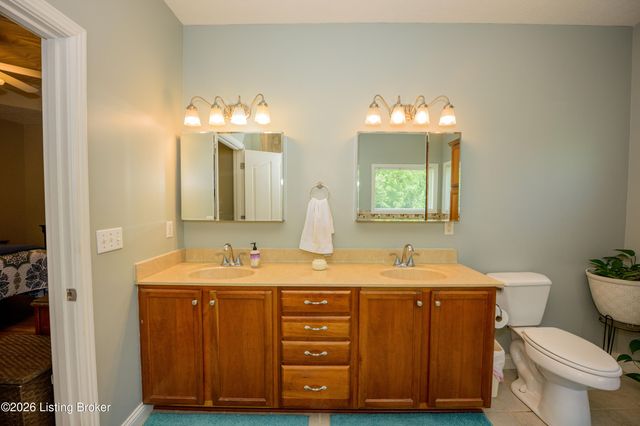 330 Stonebriar Dr, Elizabethtown, KY 42701