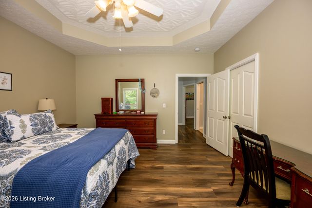330 Stonebriar Dr, Elizabethtown, KY 42701