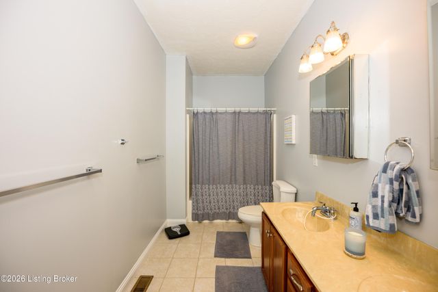 330 Stonebriar Dr, Elizabethtown, KY 42701