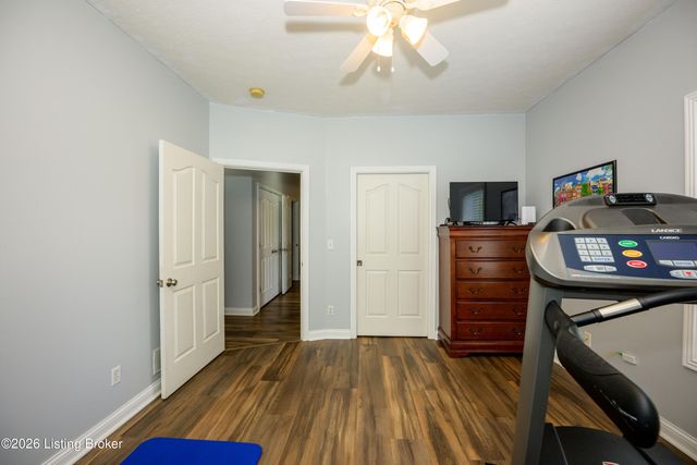 330 Stonebriar Dr, Elizabethtown, KY 42701