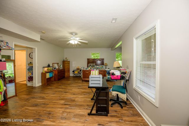 330 Stonebriar Dr, Elizabethtown, KY 42701