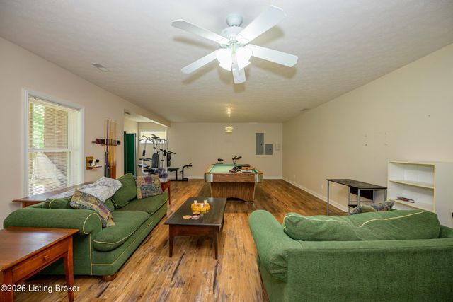 330 Stonebriar Dr, Elizabethtown, KY 42701