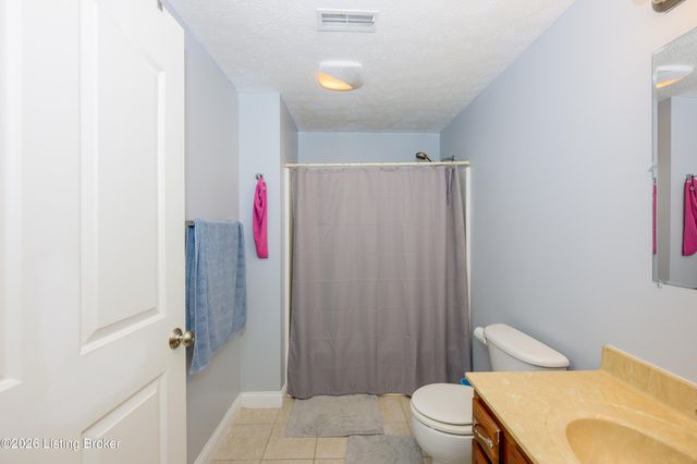 330 Stonebriar Dr, Elizabethtown, KY 42701