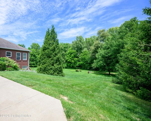 330 Stonebriar Dr, Elizabethtown, KY 42701