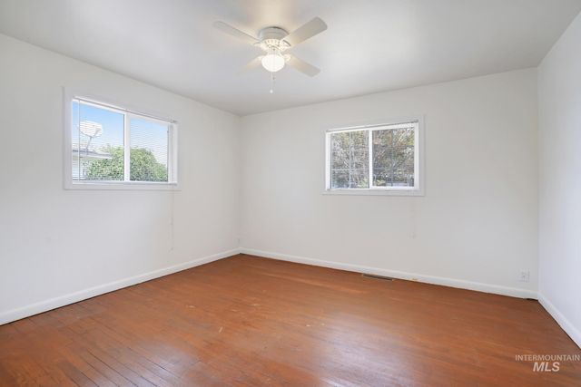 327 Monroe St, Twin Falls, ID 83301