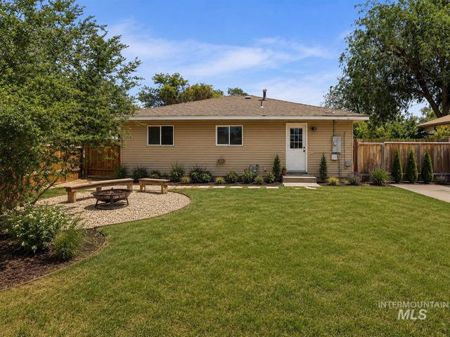 327 Monroe St, Twin Falls, ID 83301