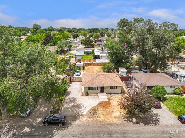 327 Monroe St, Twin Falls, ID 83301