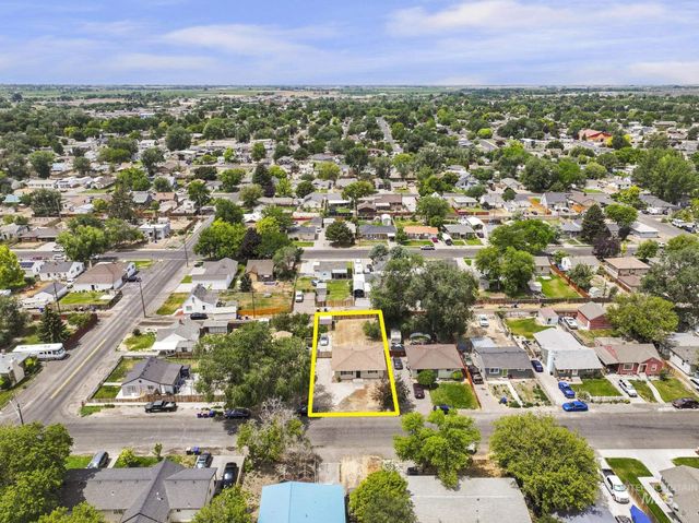 327 Monroe St, Twin Falls, ID 83301